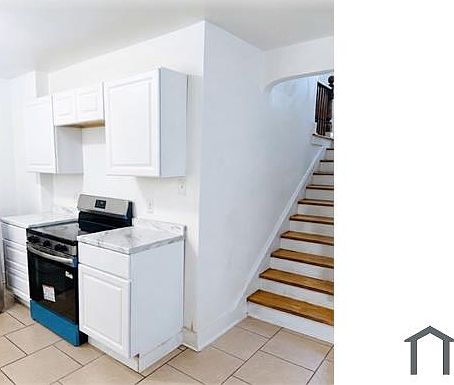 3rd image of 2232 Annette St #1