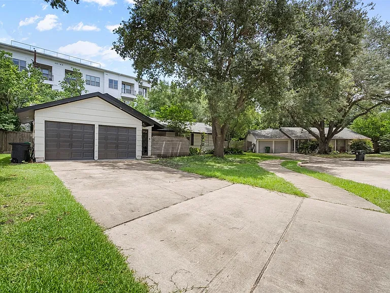 5422 Lincrest Ln — Photo 3