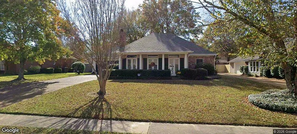 134 E Hill Dr