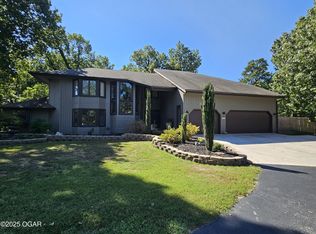 13225 Oakwood Trail Rd, Neosho, MO 64850