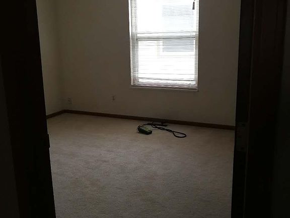3rd image of 916 44th Avenue Ct APT 28