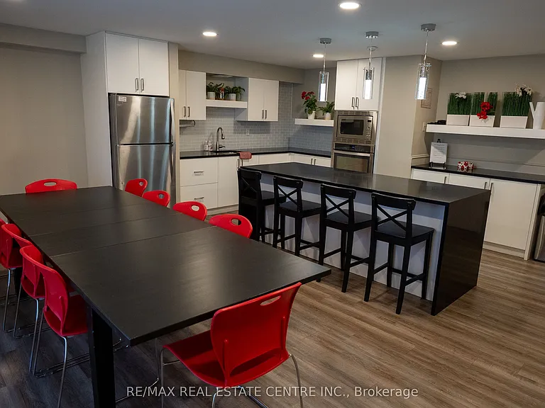 1100 Caven St #704 — Photo 28