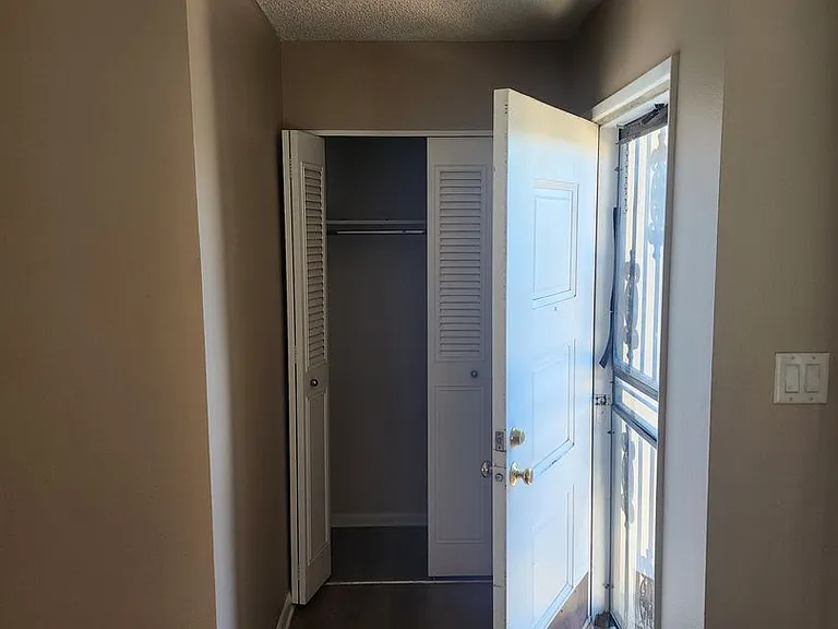 8712 Mariposa St — Photo 2