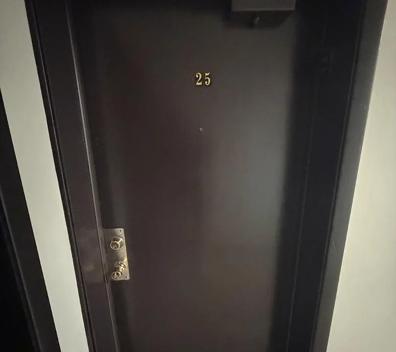 1352 Clarence Ave #25