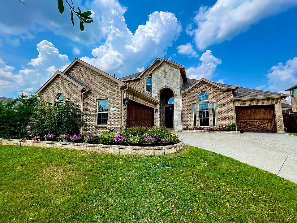 1st image of 2209 Clarebrook Dr