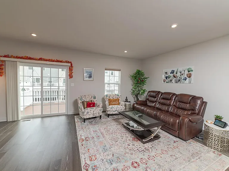 310 Theodora Way — Photo 3