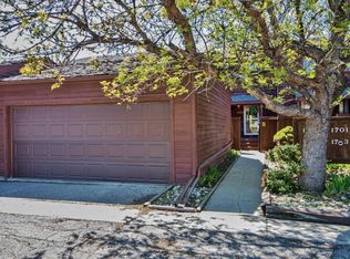 1705 42nd St S, Fargo, ND 58103