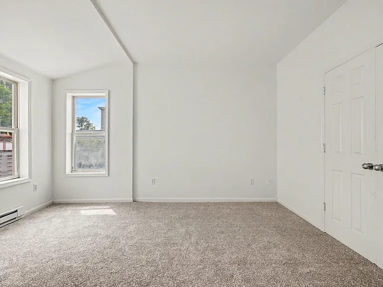2 S New St #2 — Photo 8