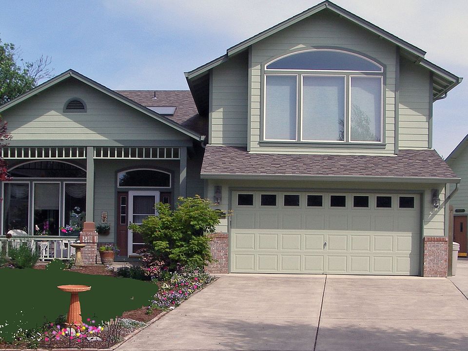 Warm Home with Full Shop!