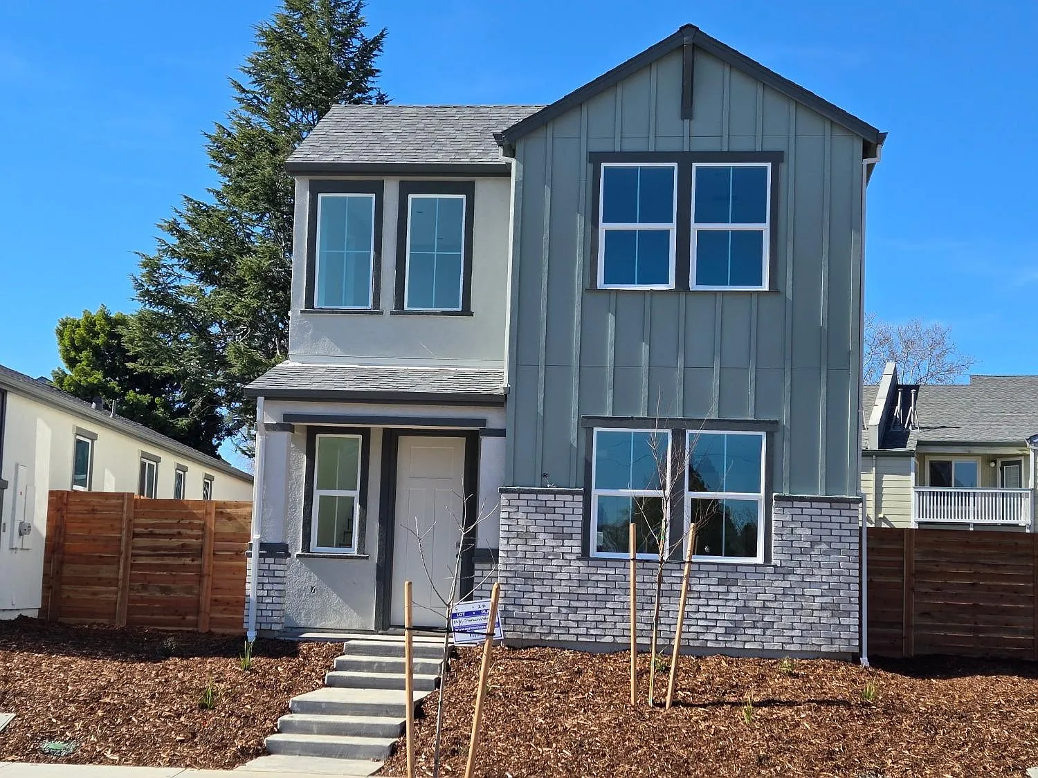 8642 Starburst Way photo 1