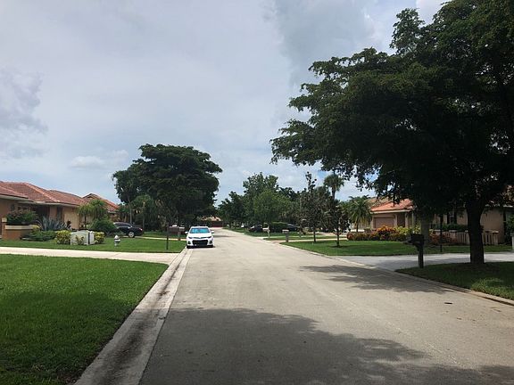 4th image of 5449 NW 61st Ave