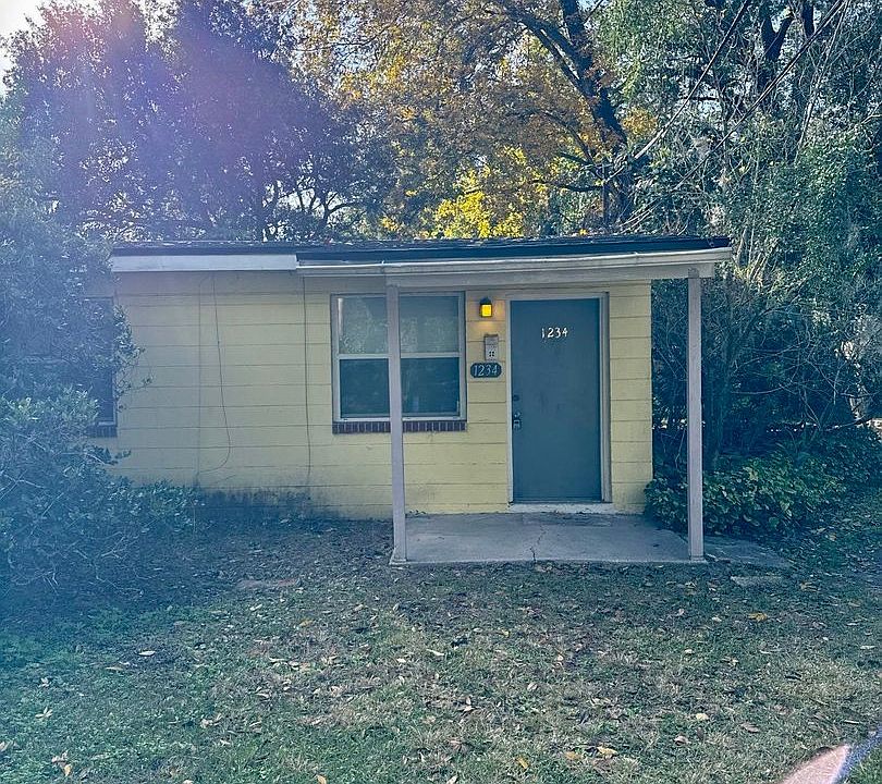 1st image of 1234 River Bank Ct