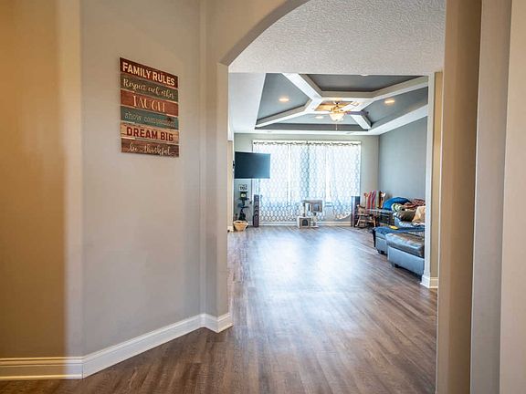 4th image of 3053 E Pickett Ln