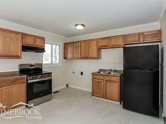 5th image of 2551 Mariposa Dr