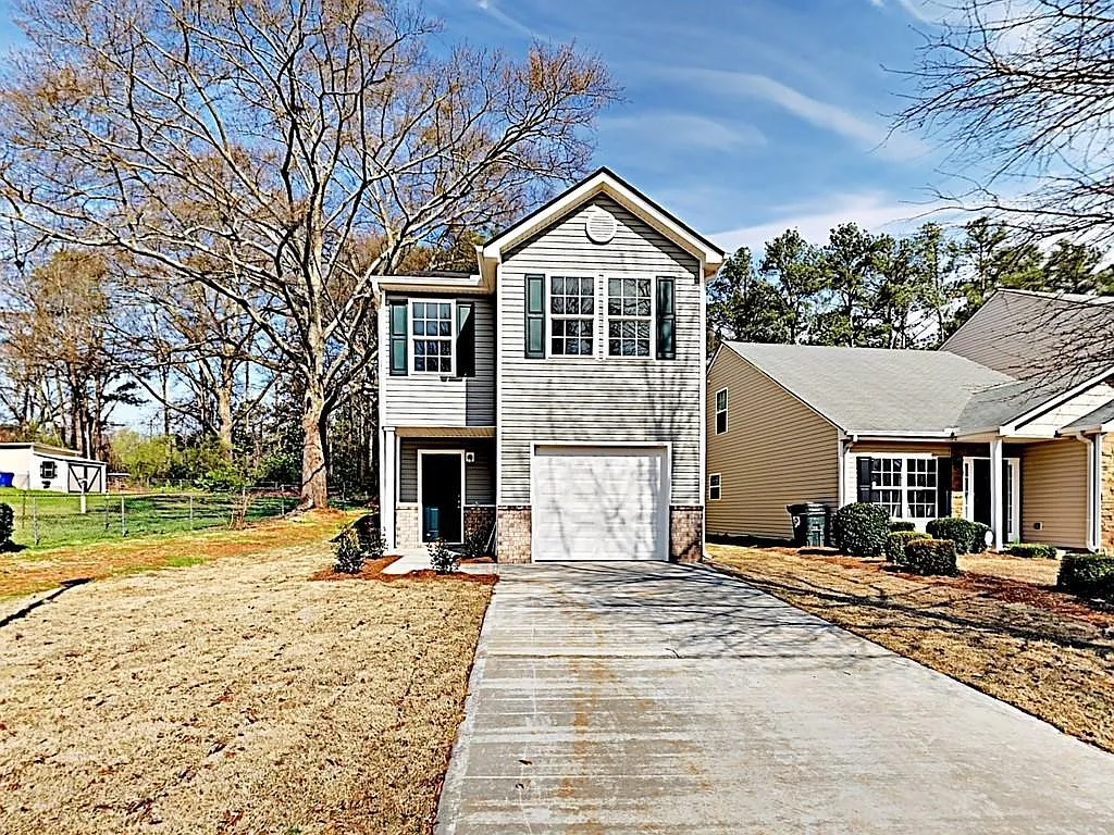 102 Alton Cir photo 1