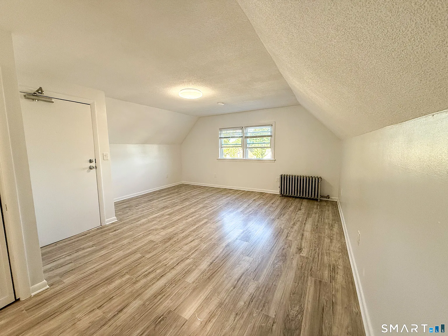 2 bed, 1.0 bath, 750 sqft, $1,750 — Photo 1
