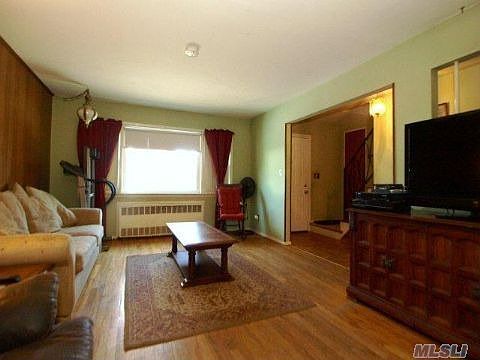 2nd image of 6 Kenilworth Dr