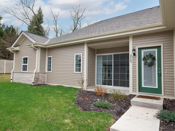 2703 Pond DRIVE, Saint Francis, WI 53235