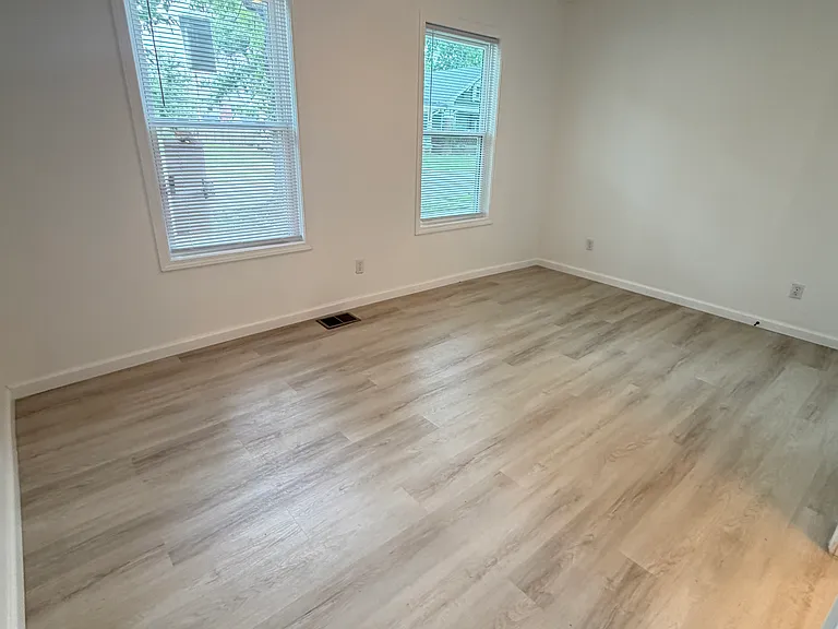 601 E Gum St #A — Photo 8