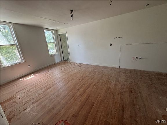 4th image of 524 Kossuth Ave #526