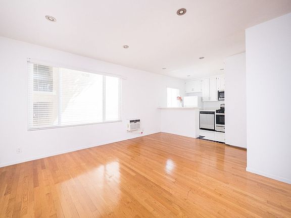 3rd image of 918 7th St #109-05
