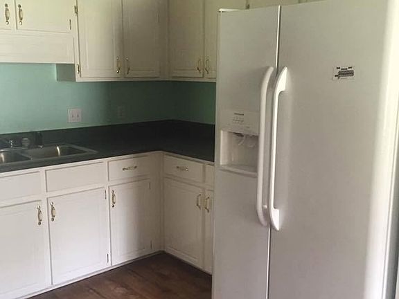 5th image of 202 Sussex Ave