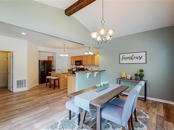 5th image of 9851 Creekside Way