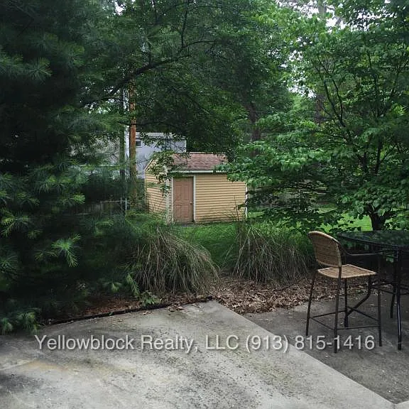 2311 W 79th St — Photo 14
