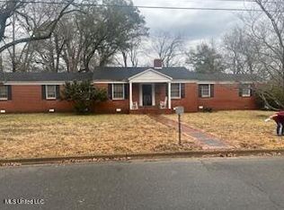 214 Court St, Sardis, MS 38666