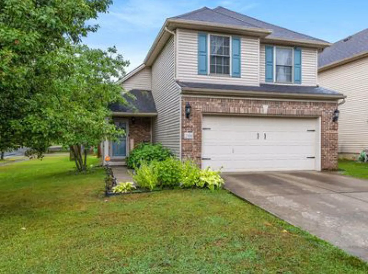 3 bed, 2.5 bath, 1529 sqft, $2,200 — Photo 1
