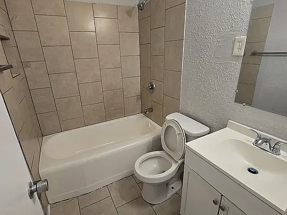 1774 Wildrose St — Photo 7