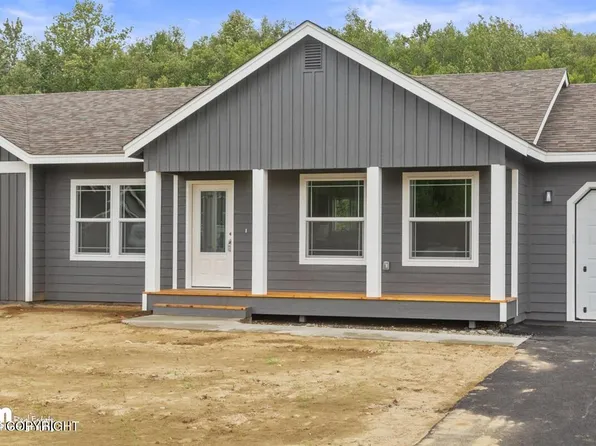 8867 E Honey Bear Cir, Palmer, AK 99645