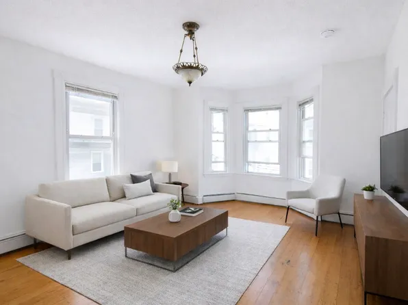 22 Armstrong St APT 2, Jamaica Plain, MA 02130