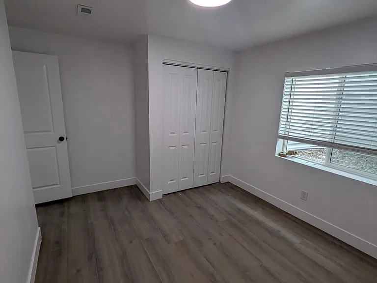 3826 S Woodland Ave #BASEMENT — Photo 14