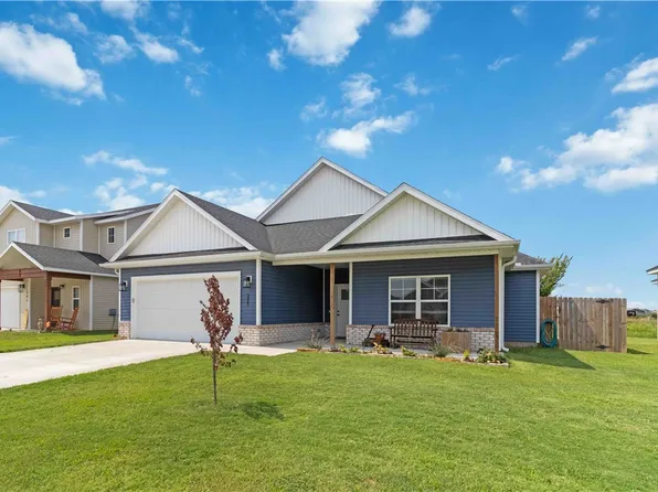 285 Miles Ave, Gentry, AR 72734