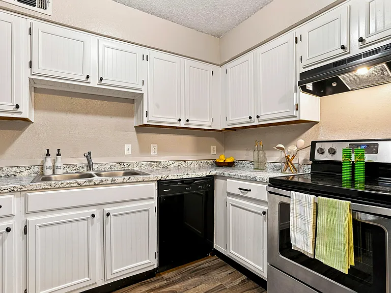 121 Allencrest Dr #123 — Photo 9