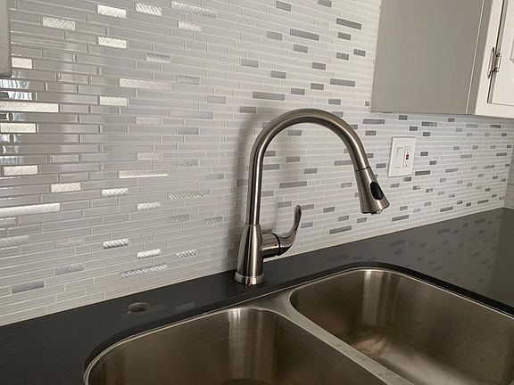 4th image of 1254 E 1st St APT 7