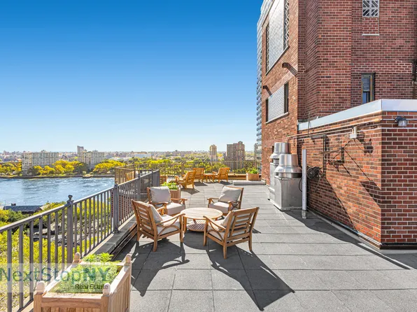 520 East 76th Street image 8 of 9