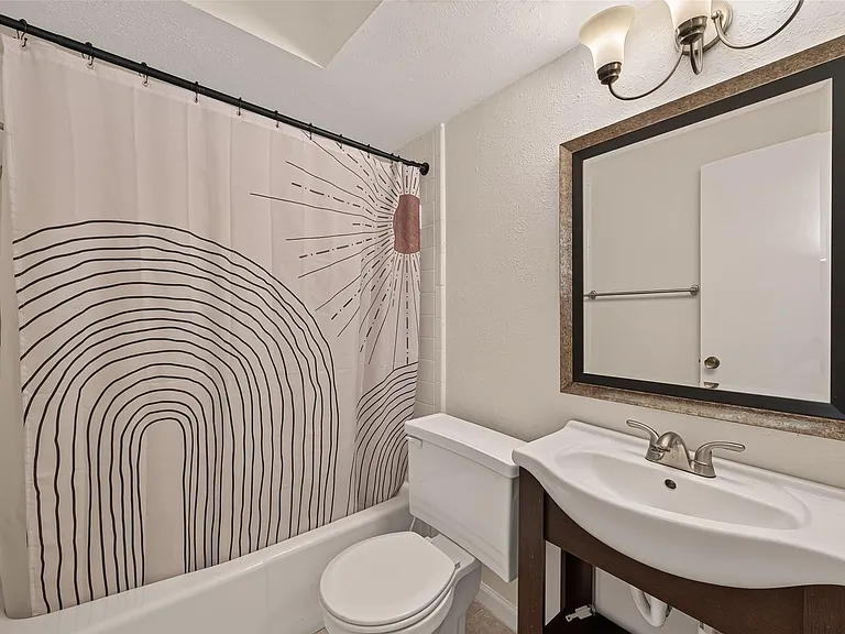12633 Memorial Dr #130 — Photo 22