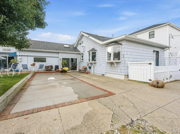 1 Bellmore Ave, Point Lookout, NY 11569