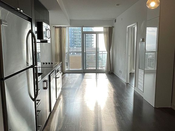 3rd image of 98 Lillian St #1716