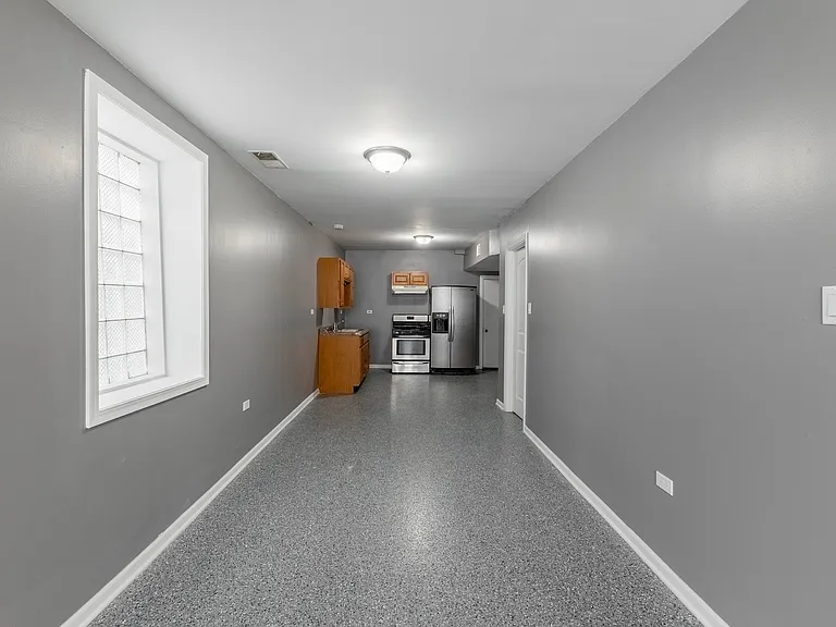 1038 N Harding Ave #2 — Photo 4