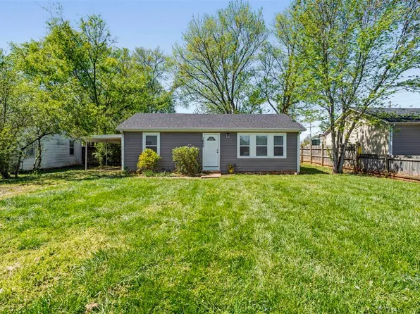 1605 Media Dr, Bowling Green, KY 42101
