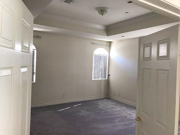 3rd image of 53 E Colorado Blvd Unit 6