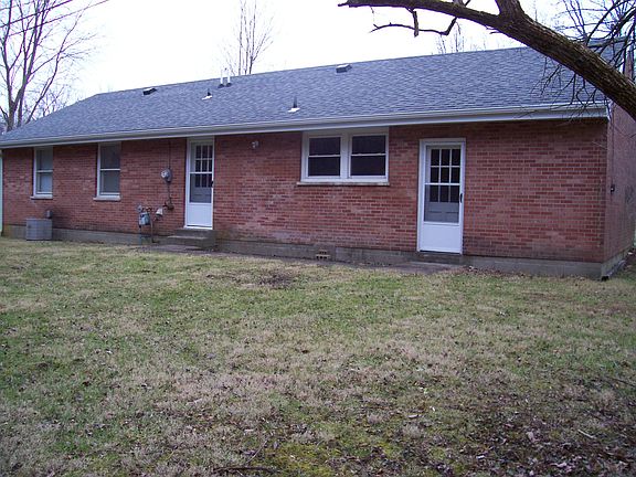 5th image of 1115 S Locust St