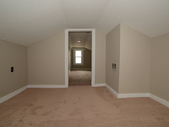 4th image of 357 Camino Dr