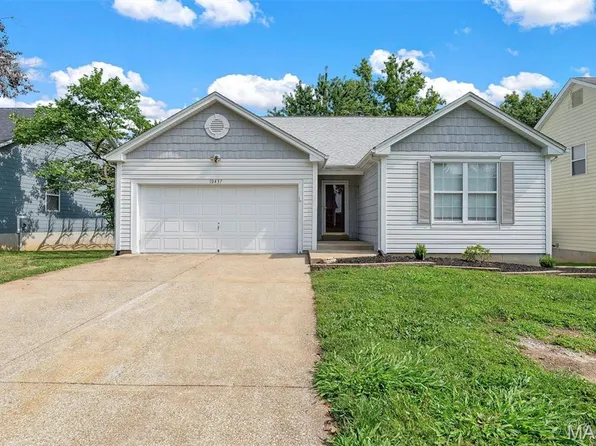 10437 Ashby Place Ln, Saint Ann, MO 63074