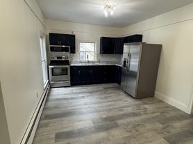 70 High St, Fairfield, ME