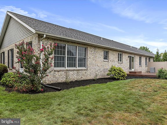 5th image of 3215 Saint Andrews Dr