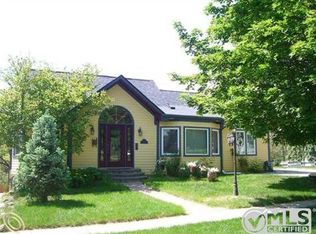 153 Fairbrook St, Northville, MI